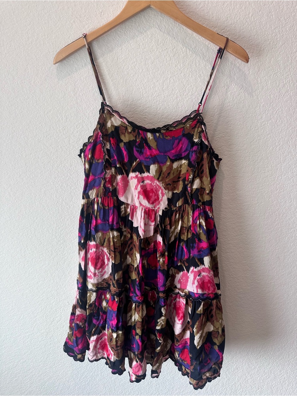Urban Outfitters Floral Babydoll Cami Top Pink Purple Rose Tiered Lace Trim M